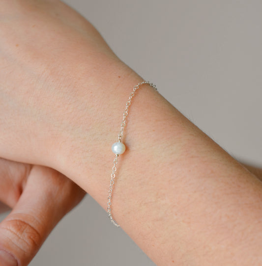 White Freshwater Pearl Bracelet